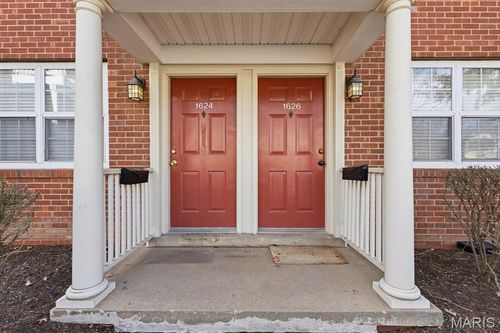 1624 E Swan Cir, Brentwood, MO, 63144-1115 | Card Image