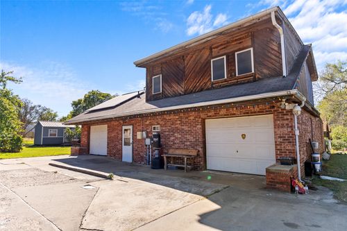524 S Preston St, Wolfe City, TX, 75496-3026 | Card Image