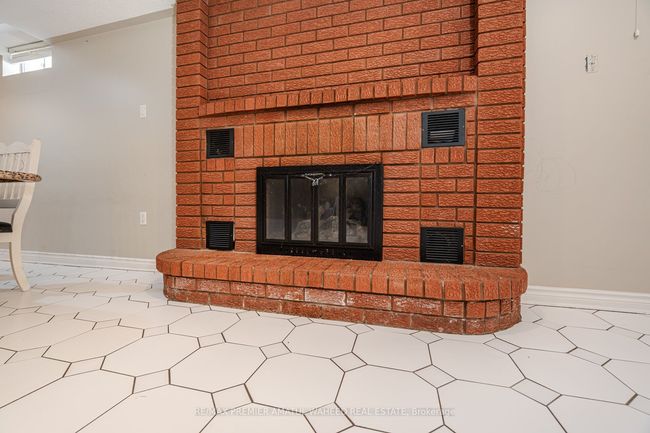 166 Killian Rd, House other with 5 bedrooms, 4 bathrooms and 2 parking in Maple ON | Image 41