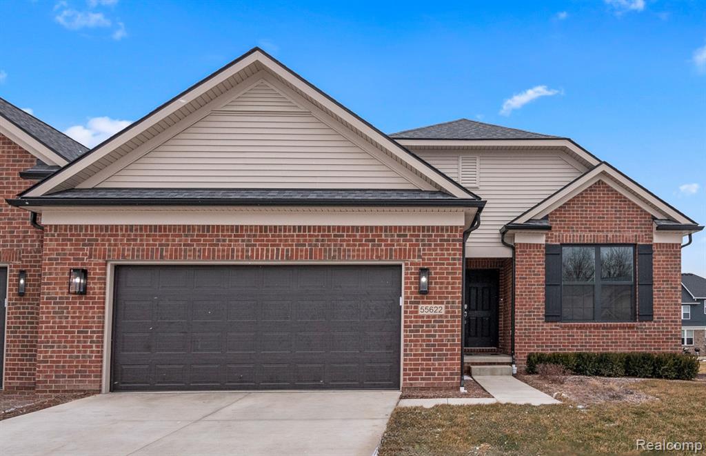 Oak Pointe Dr, Utica, MI 48315