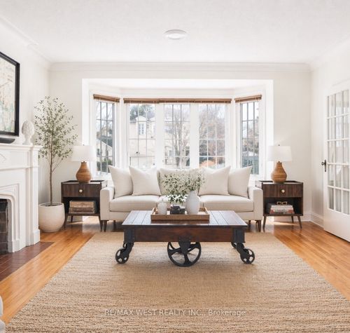 3 Glenroy Avenue, Etobicoke, ON, M8Y2L9 | Card Image