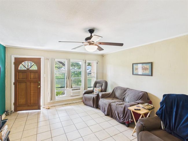 1429 S Mathis St, House other with 2 bedrooms, 1 bathrooms and null parking in Rockport TX | Image 11