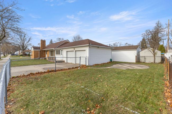 1300 Robindale Ave, House other with 3 bedrooms, 2 bathrooms and null parking in Dearborn MI | Image 33