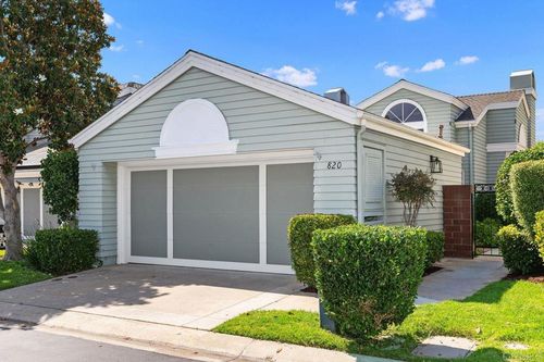 820 Daphne Ct, Carlsbad, CA, 92011-4701 | Card Image