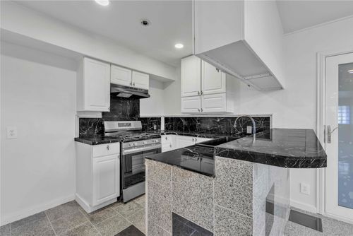 5210 Woodrow Ave, Austin, TX, 78756-2419 | Card Image