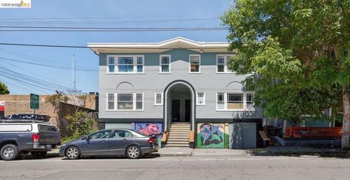 594 55th St, Oakland, CA, 94609-1747 | Card Image