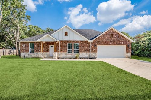 215 Addison Street, Lake Dallas, TX, 75065 | Card Image