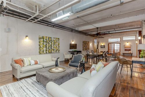 204g-404 Roosevelt Ave, Central Falls, RI, 02863-3161 | Card Image