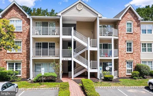 74 Cheverny Ct, HAMILTON, NJ, 08619-4717 | Card Image