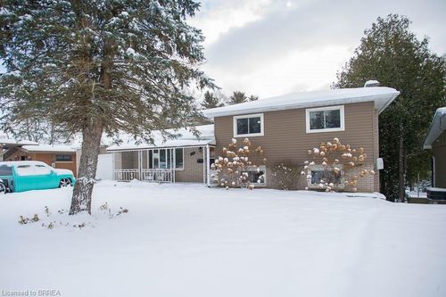 104 Hillside Ave, Delhi, ON, N4B1Y7 | Card Image