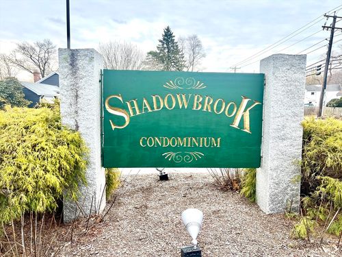 apt-8-11 Shadowbrook Ln, Milford, MA, 01757-1137 | Card Image