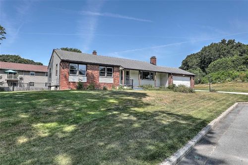 45 Countryside Dr, North Providence, RI, 02904-3422 | Card Image