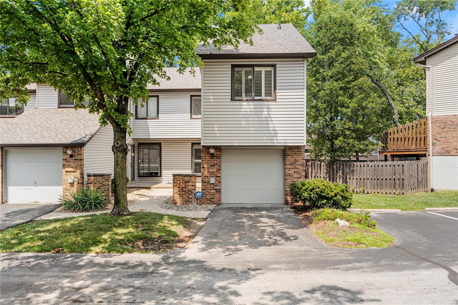 Misty Moss Dr, Saint Louis, MO 63146