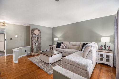 11152 Hanna Dr, Sterling Heights, MI, 48312-4958 | Card Image