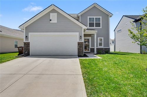 1513 Arrowhead Dr, Piqua, OH, 45356 | Card Image