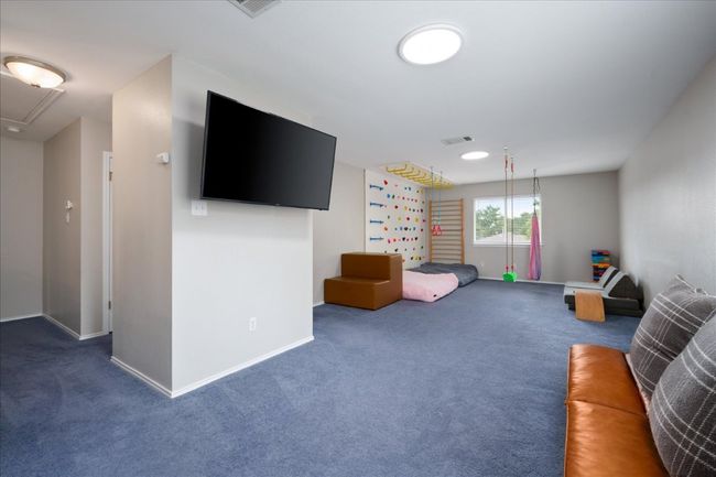 Large loft. | Image 32