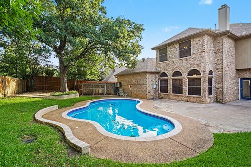8017 Arlie Ln, North Richland Hills, TX, 76182-8722 | Card Image
