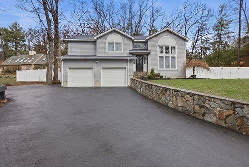 133 River St, Middleton, MA, 01949-2418 | Card Image