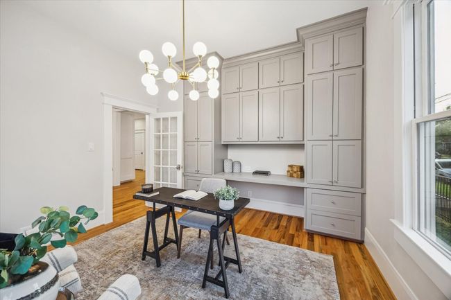 Alternate view of office | Image 10