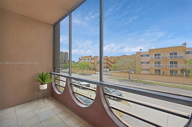 APT-207 - 4670 W 13 Th Ln, Condo with 3 bedrooms, 2 bathrooms and null parking in Hialeah FL | Image 17