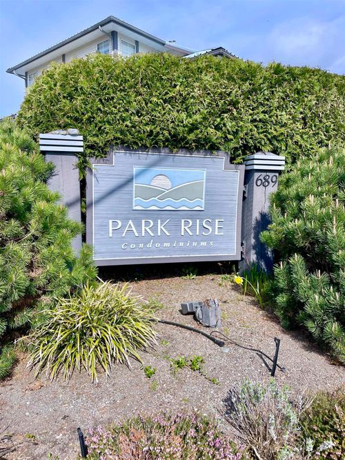 35-689 Park Rd, Gibsons, BC, V0N1V7 | Card Image