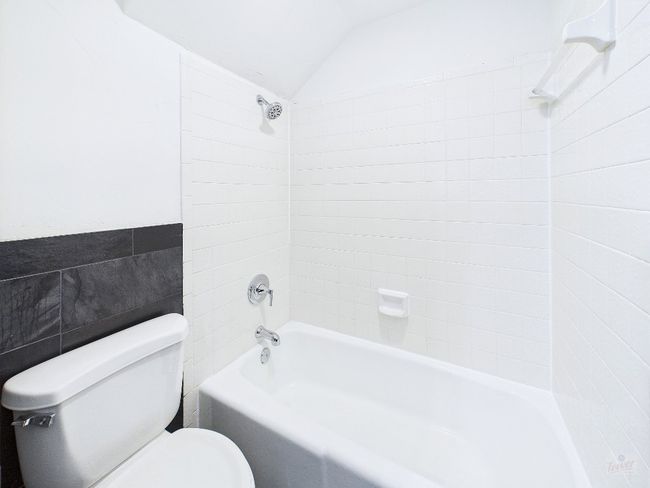 APT-222 - 1501 Barton Springs Rd, Condo with 3 bedrooms, 3 bathrooms and 3 parking in Austin TX | Image 16
