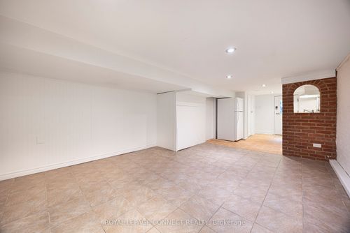 bsmt-389 Ashdale Ave, Toronto, ON, M4L2Z3 | Card Image