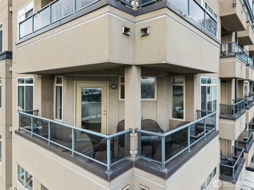 apt-409-1000 Aurora Ave N, Seattle, WA, 98109-4380 | Card Image