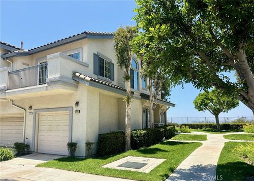 7715 E Viewrim Dr, Anaheim, CA, 92808 | Card Image