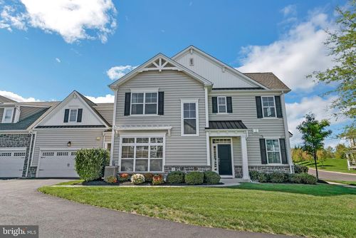 301 Summit Dr, ROYERSFORD, PA, 19468-2826 | Card Image