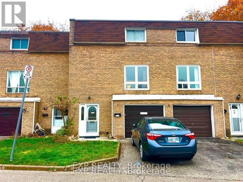 57-39 Lexington Ave, Etobicoke, ON, M9V2G4 | Card Image