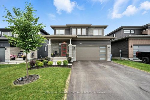 1142 Diamond St, Rockland, ON, K4K0L9 | Card Image