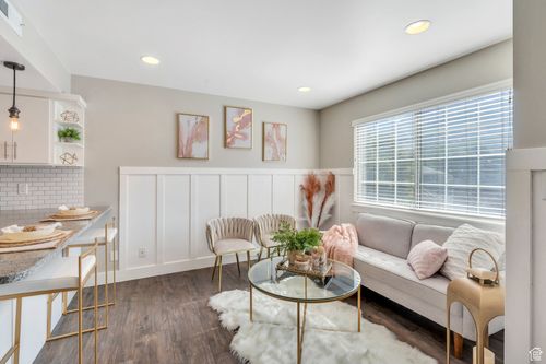 apt-207-136 400, Provo, UT, 84606-2989 | Card Image