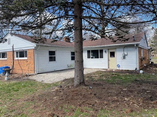 38330 Newcastle St, Clinton Twp, MI, 48036-2845 | Card Image