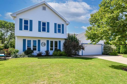6877 S Tumble Creek Drive, Franklin, WI, 53132 | Card Image