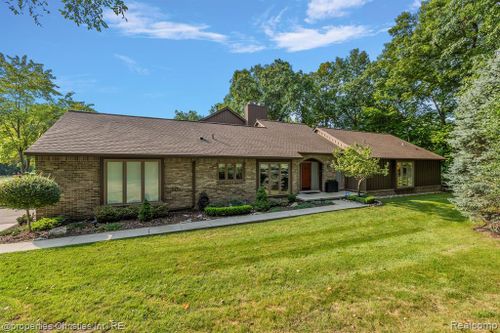 30985 Timberbrook Lane, Bingham Farms Vlg, MI, 48025 | Card Image