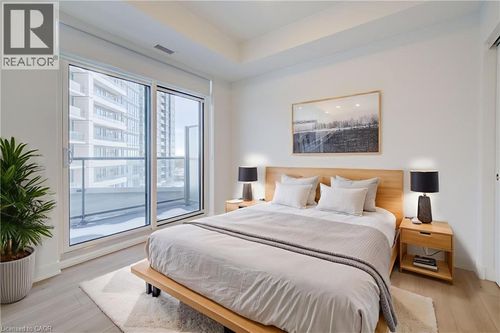 808-25 Wellington St S, Kitchener, ON, N2G0G5 | Card Image