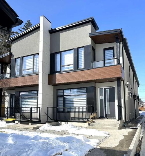 129 32 Ave Ne, Calgary, AB, T2E2G6 | Card Image