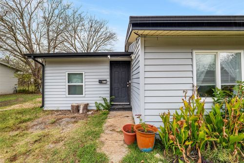 315 Rea Ave, Lancaster, TX, 75146-1523 | Card Image
