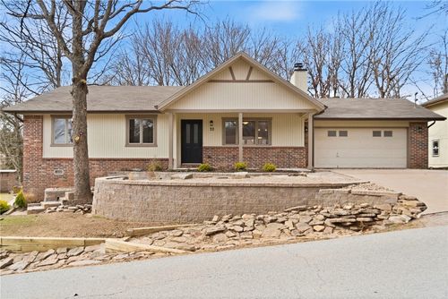 32 Quantock Hills Dr, Bella Vista, AR, 72715-2315 | Card Image