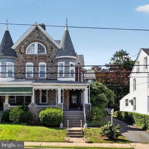 545 Walnut St, ROYERSFORD, PA, 19468-2377 | Card Image