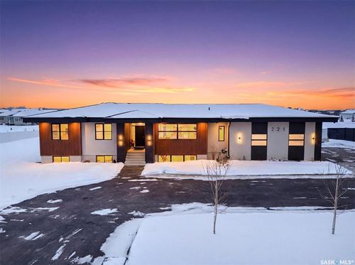 225 Edgemont Cres, Corman Park, SK, S7T0Z8 | Card Image