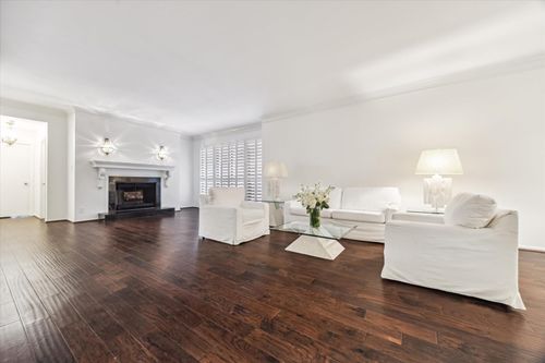 apt-301-9333 Memorial Dr, Houston, TX, 77024-5737 | Card Image