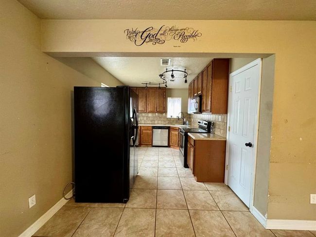 Kitchen | Image 13