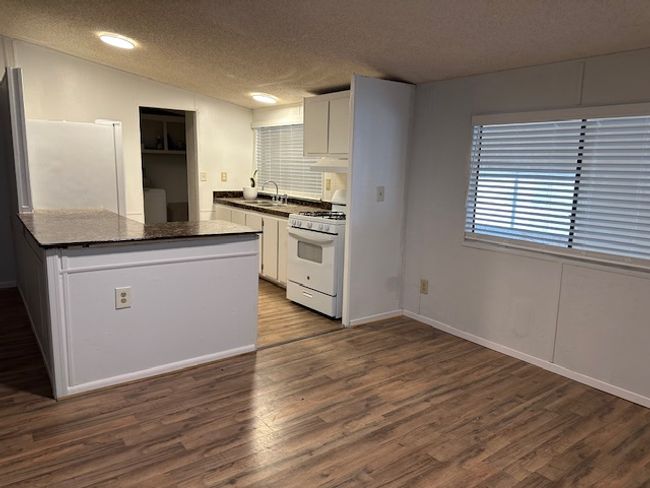 Kitchen | Image 6