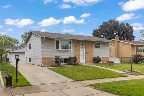 15424 David Ln, Oak Forest, IL, 60452-1920 | Card Image