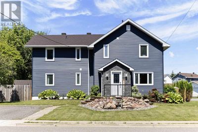 293 Mcgregor Ave, Home with 4 bedrooms, 3 bathrooms and null parking in Sault Ste. Marie ON | Image 2