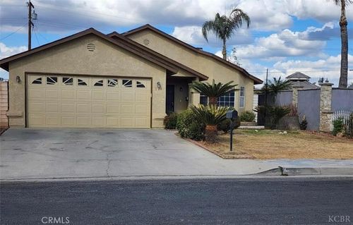 725 18th Pl, Delano, CA, 93215-1006 | Card Image