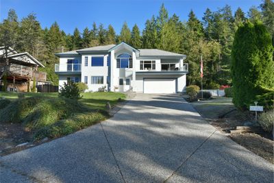 5126 Pam Rd, House other with 5 bedrooms, 3 bathrooms and null parking in Sechelt BC | Image 1