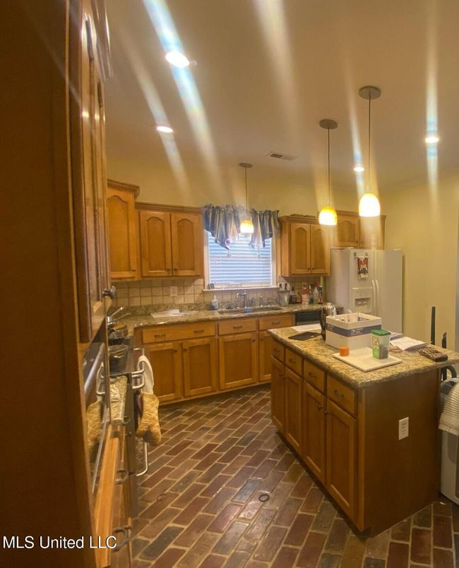 Kitchen | Image 23